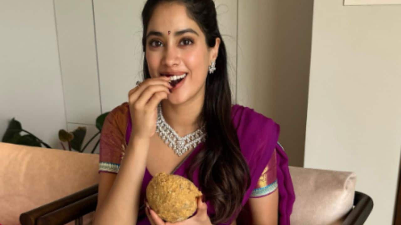 Janhvi Kapoor and Shikhar Pahariya return from their Tirupati darshan