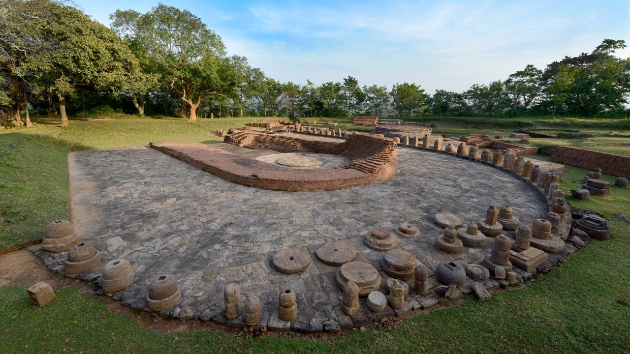 4. Ratnagiri, Lalitgiri, and Udaygiri For history enthusiasts, the ancient Buddhist sites of Ratnagiri, Lalitgiri, and Udaygiri are an enriching journey into Odisha’s past. These sacred sites, located in the Jajpur district, are home to ancient monasteries, stupas, and beautiful carvings that reflect the region’s rich Buddhist heritage. For those seeking a peaceful retreat amidst history, these destinations offer a perfect blend of spirituality, serenity, and scenic beauty. (Image: Canva)