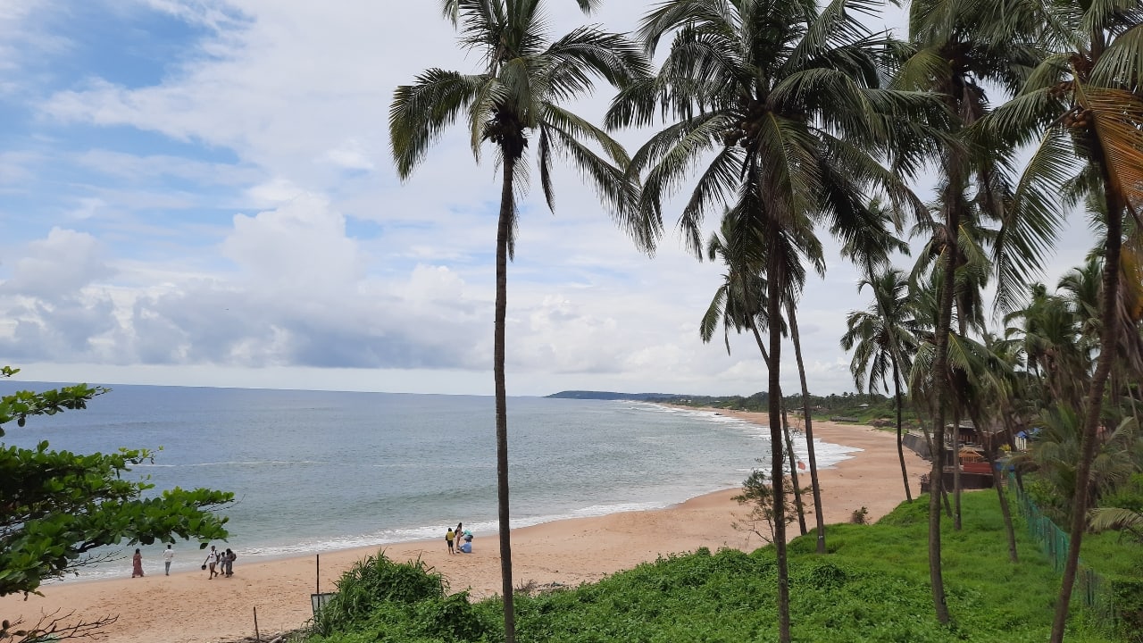 7 best hidden beaches in goa to get away from the crowd
