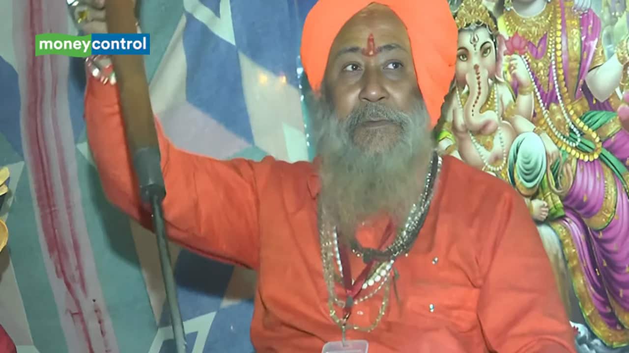 Free Rabri Service at Maha Kumbh 2025: Who is the Mysterious Rabri Baba? What's Behind His Selfless Act of Generosity?