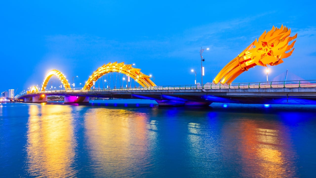 1. Da Nang, Vietnam Think Vietnam’s best kept secret—but with your pet in tow! Da Nang is the ultimate playground for both you and your four-legged friend. From pet-friendly beaches to cafes that welcome your dog, this coastal gem is an Instagram-worthy destination for pets and their humans. Bonus points for the stunning scenery and laid-back vibes! (Image: Canva)