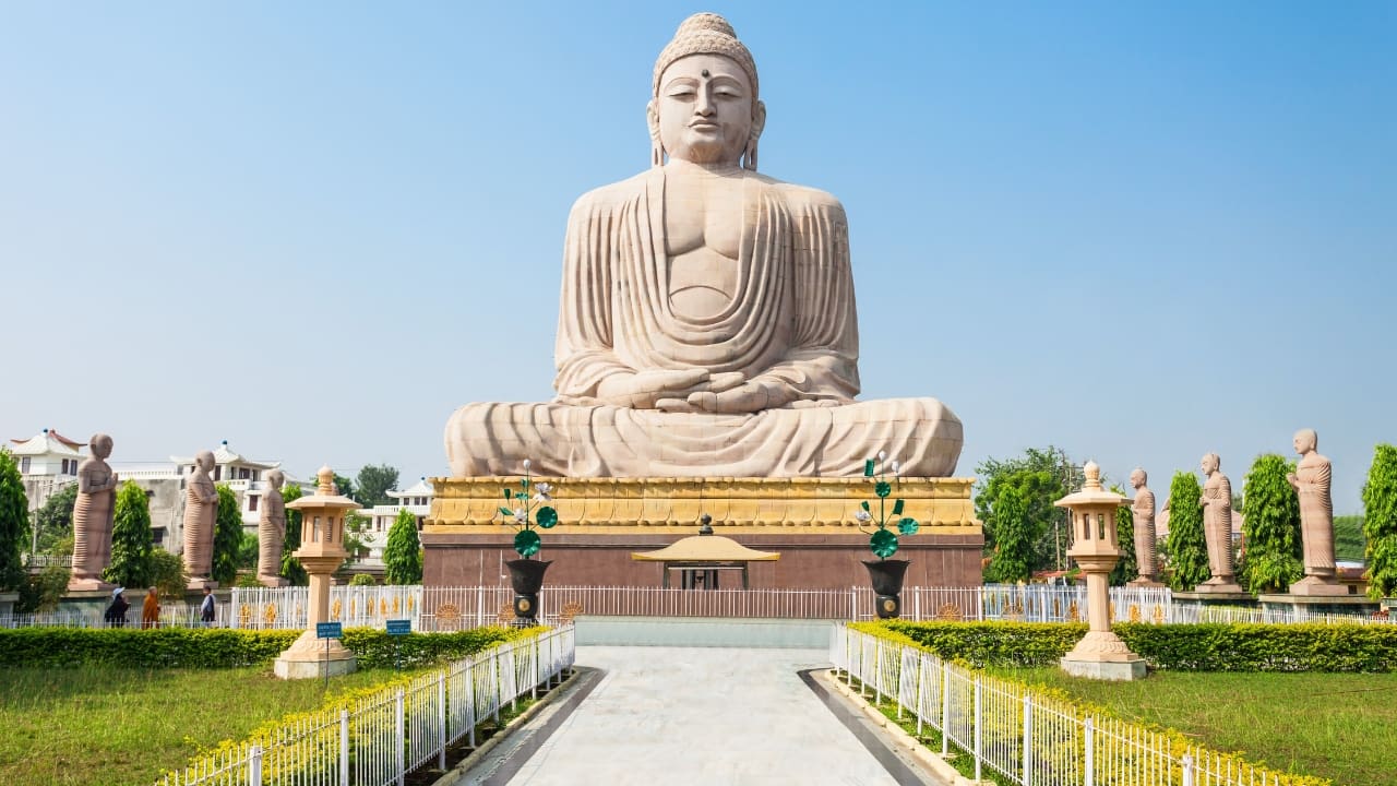 Discover the serene vibes of Bodh Gaya, where Buddha attained enlightenment—a must-visit spiritual destination. (Image: Canva)