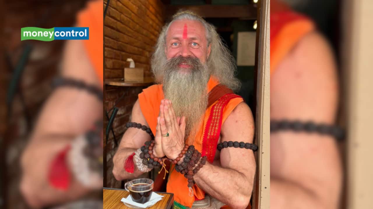 Meet 'Muscular Baba': 7-Foot-Tall Russian Yogi Steals the Spotlight at Maha Kumbh Mela 2025