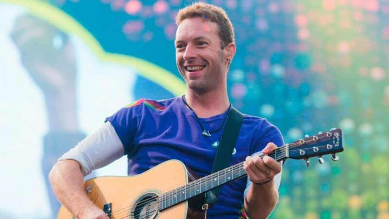 Chris Martin's little fan asks for Coldplay concert ticket; his kind gesture is winning hearts - watch video