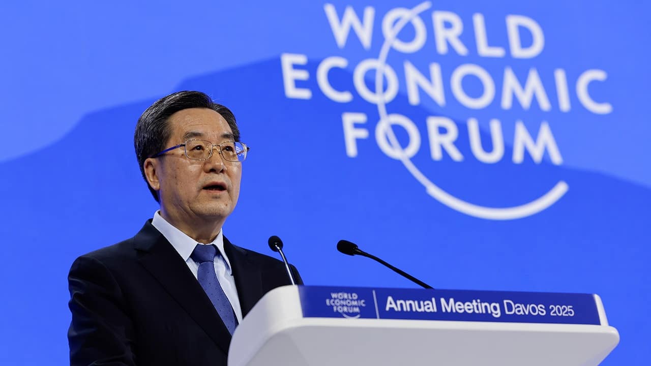China vows to import more goods after avoiding early US tariffs