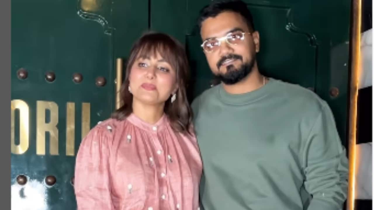 Hina Khan enjoys dinner date with boyfriend Rocky Jaiswal at Gauri Khan's restaurant, says, "hum sath mein he rehte hai bass bahar nahi aate"