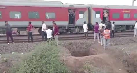 Jalgaon train accident kills 11; panic caused by fire alarm