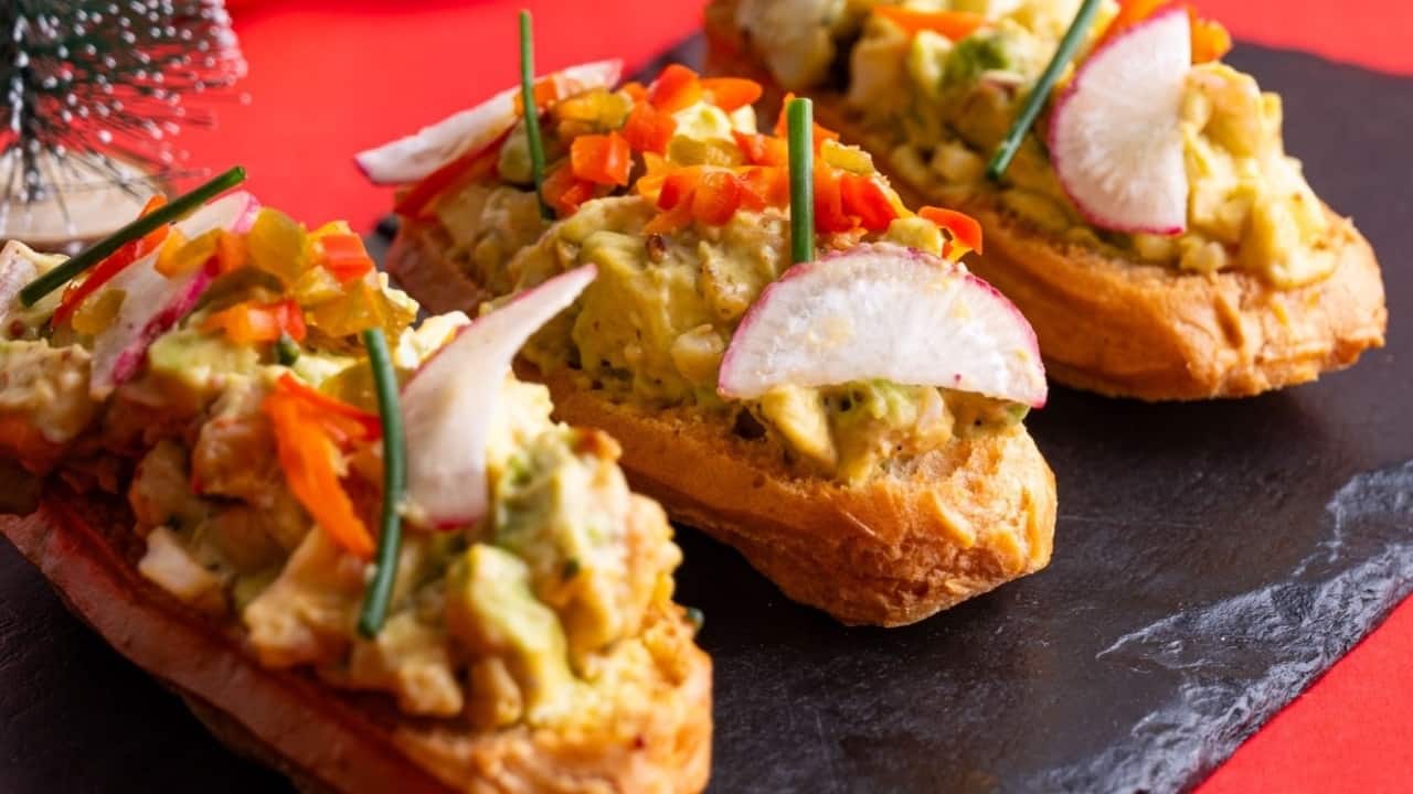 Easy party recipes: Grilled Prawn & Avocado Éclair