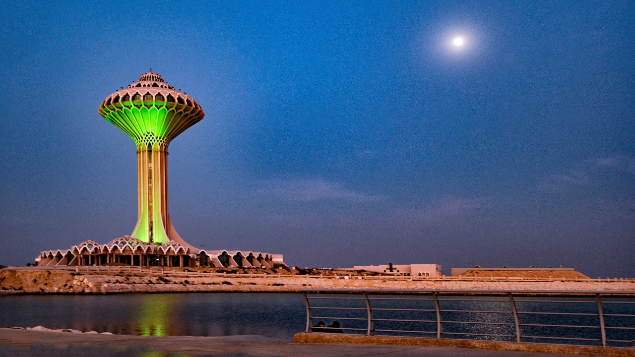 6. Al Khobar Situated along the Arabian Gulf, Al Khobar blends beach vibes with stunning stargazing opportunities. Relax by the water while watching the sky transform into a celestial display. The nearby desert offers secluded spots for a more intimate stargazing experience, making Al Khobar an ideal destination for both peaceful seaside relaxation and cosmic exploration. (Image: Canva)
