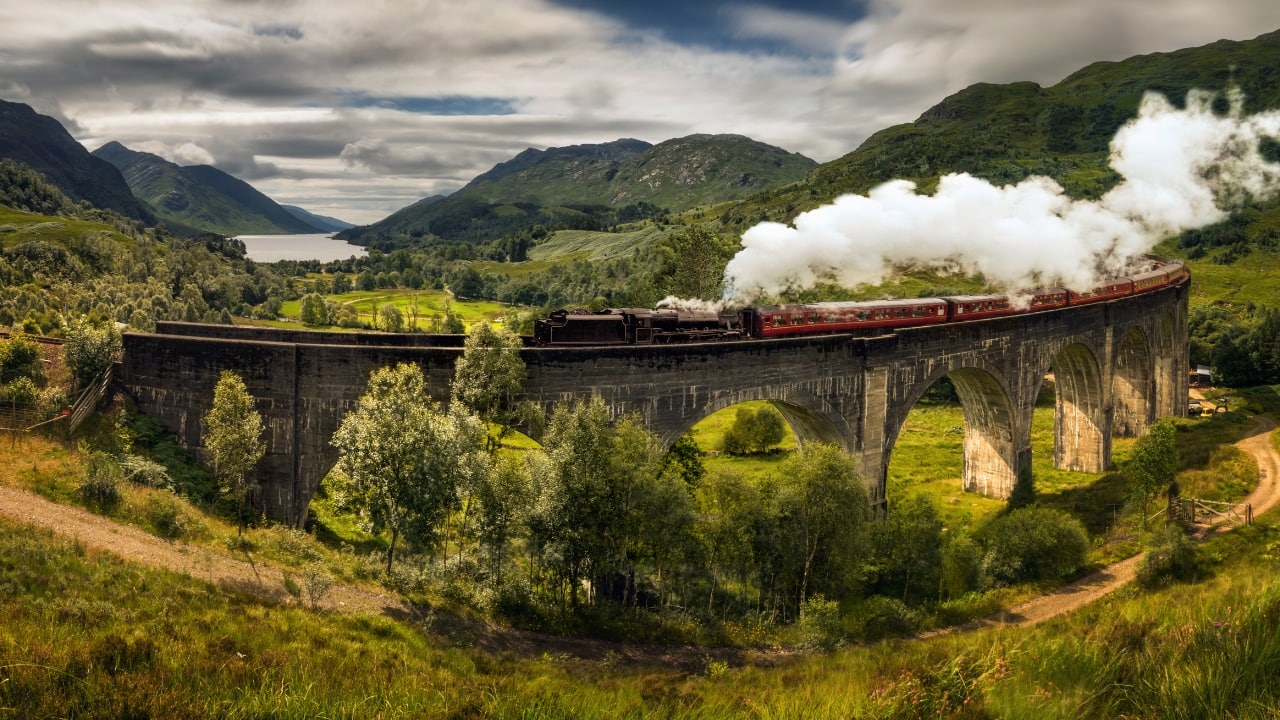 10 epic train journeys every traveler must experience