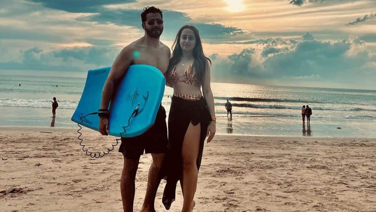 Varun Dhawan celebrates 5th anniversary with wife Natasha Dalal; promises to take her on holiday next year