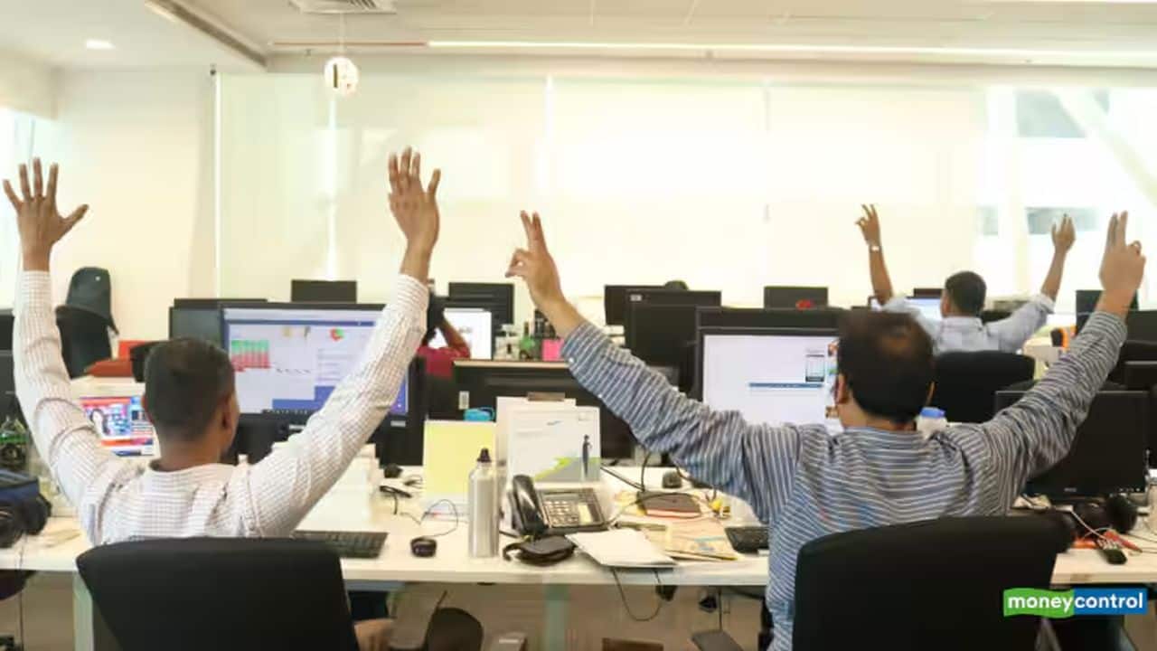 Nifty Midcap extends rally for a fifth session to gain 8% this week, strength likely to continue