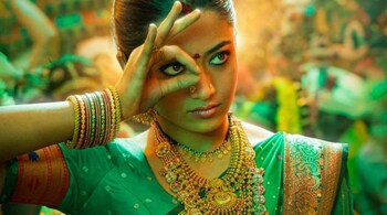 How did Rashmika Mandanna celebrate Pushpa 2 crossing 1000 crores?