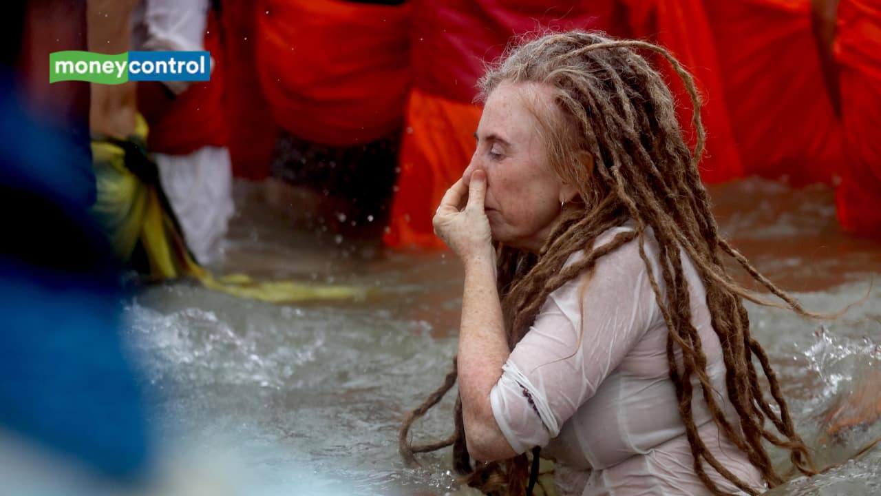 Mauni Amavasya 2025: Maha Kumbh Second Shahi Snan Begins Today, over 10 Crore Devotees to Take Holy Dip
