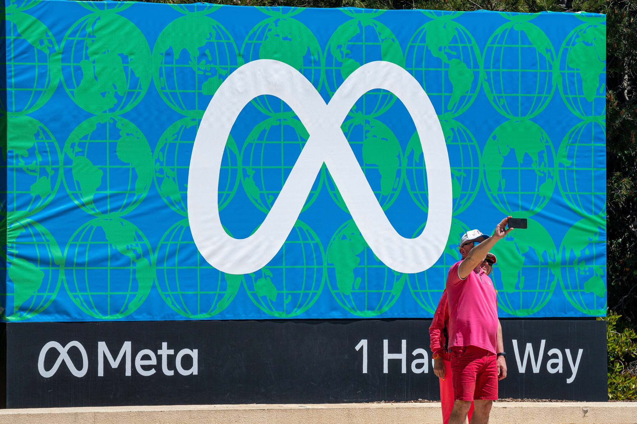 Meta and Microsoft show AI spending can be a double-edged sword