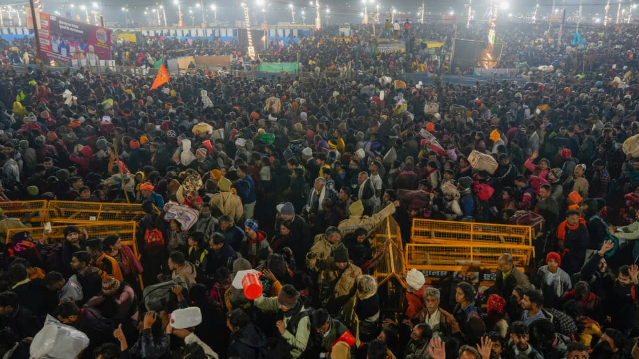 Maha Kumbh 2025 Mauni Amavasya stampede injures many amid holy dip