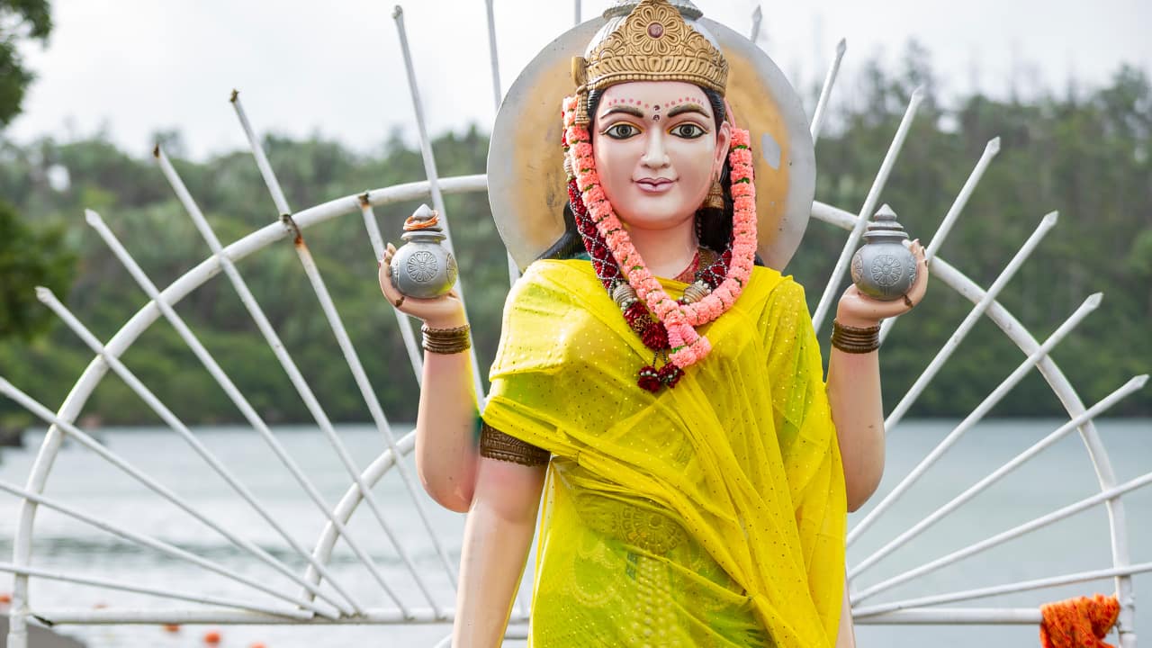 Connection to Lord Vishnu: Yellow is also a color associated with Lord Vishnu, the preserver of the universe. As Goddess Saraswati is considered an incarnation of Goddess Lakshmi, Vishnu’s consort, yellow also represents harmony. (Image: Canva)