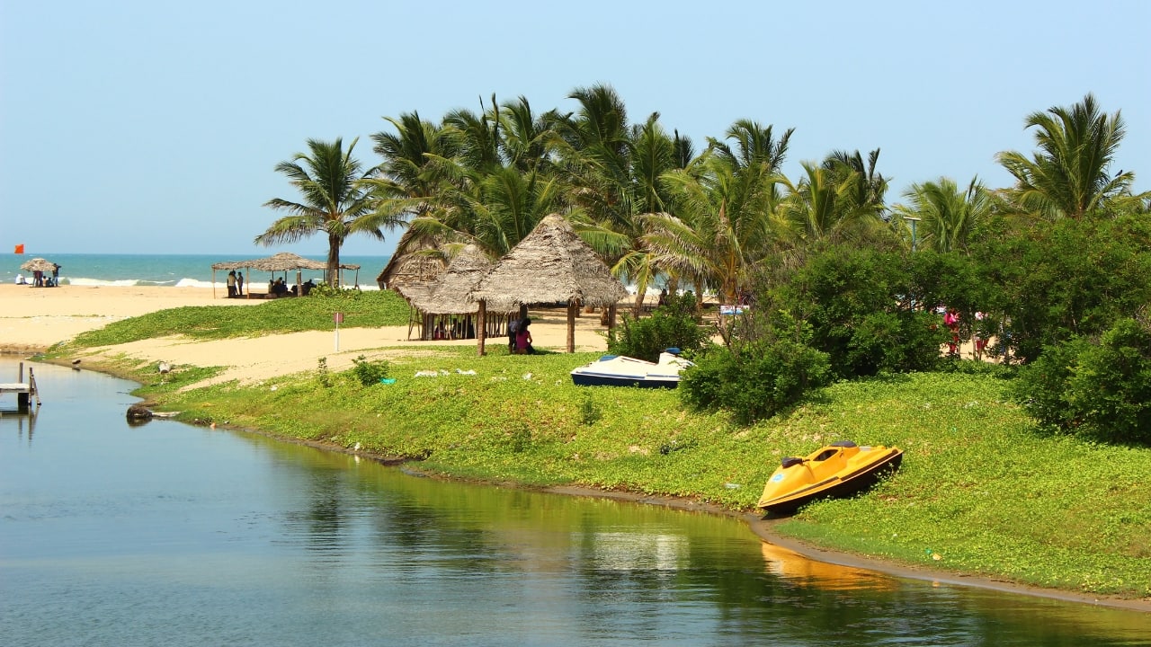 5. Pondicherry With its charming colonial buildings, colorful streets, and serene beaches, Pondicherry offers a unique blend of French elegance and Indian warmth. Capture its pastel-colored houses, the iconic promenade, and the calming waves of the beach for a picture-perfect profile. (Image: Canva)