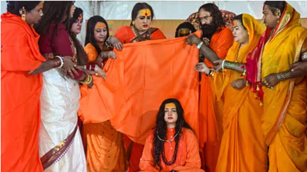 Laxminarayan speaks on removal of Mamta Kulkarni as Mahamandaleshwar of Kinnar Akhara, says "Aaj agar yehi Mamta Islam Qubool leti toh..." 