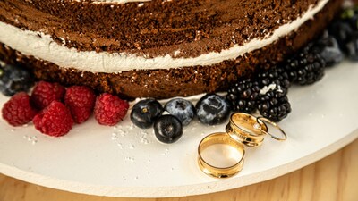 China woman 'eats' gold ring boyfriend hid in cake before proposing marriage to her