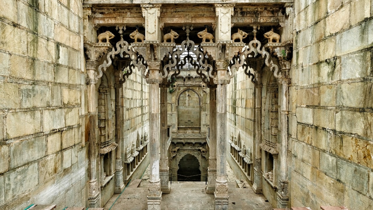 The Mesmerizing Stepwells in Bundi (Image: Canva)