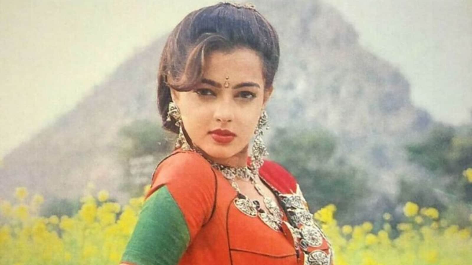 Mamta Kulkarni Biography, Height, Age, Boyfriend, Children, Family, Net Worth & More