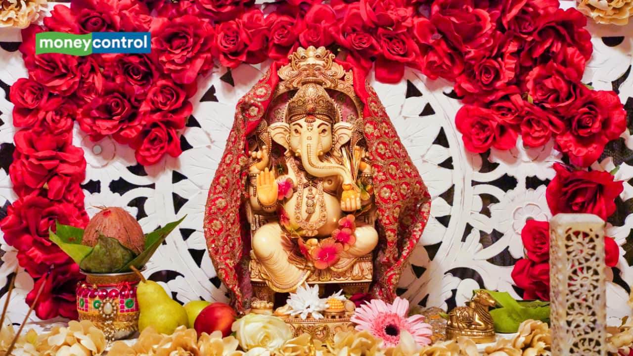 Dwijapriya Sankashti Chaturthi 2025: Know Date, Timings, Rituals and Significance