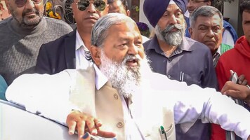 ‘Mera order sare Haryana mein chalta hai’: Anil Vij in tense exchange with Kaithal SP over suspension of cop | Video