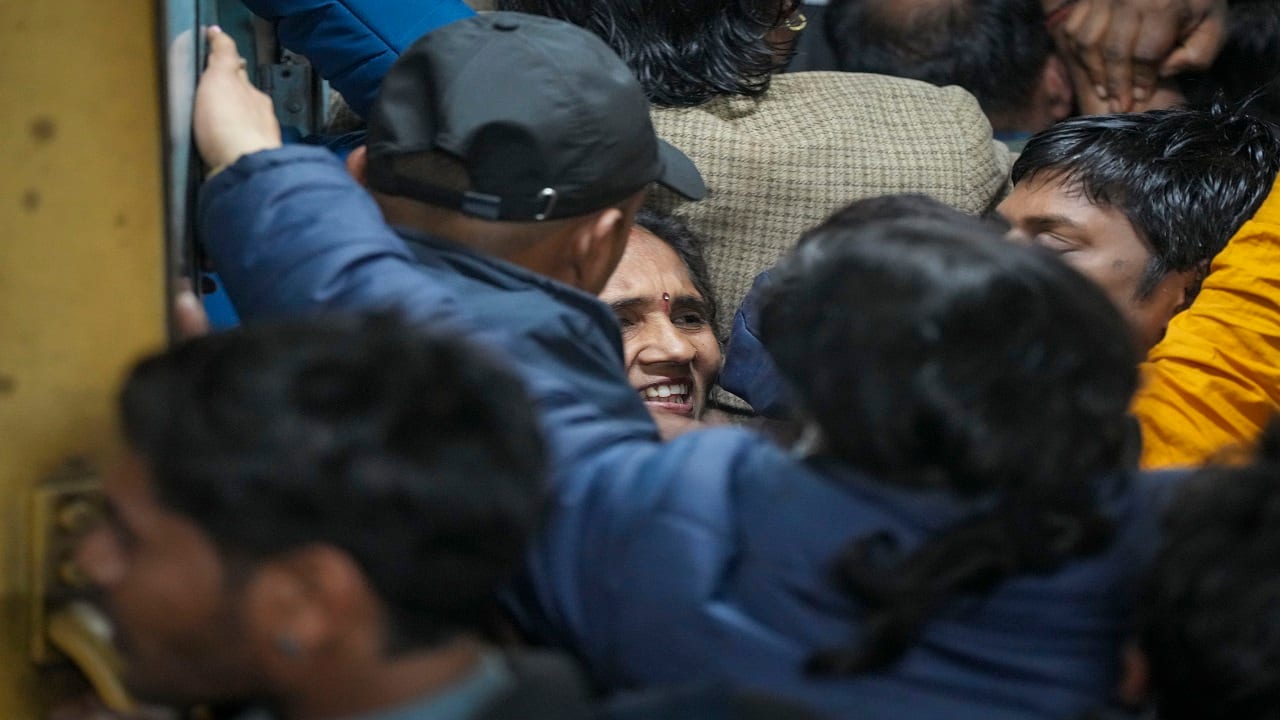 Eyewitnesses recount Delhi stampede horror: 'People collided, fell on escalator and stairs'