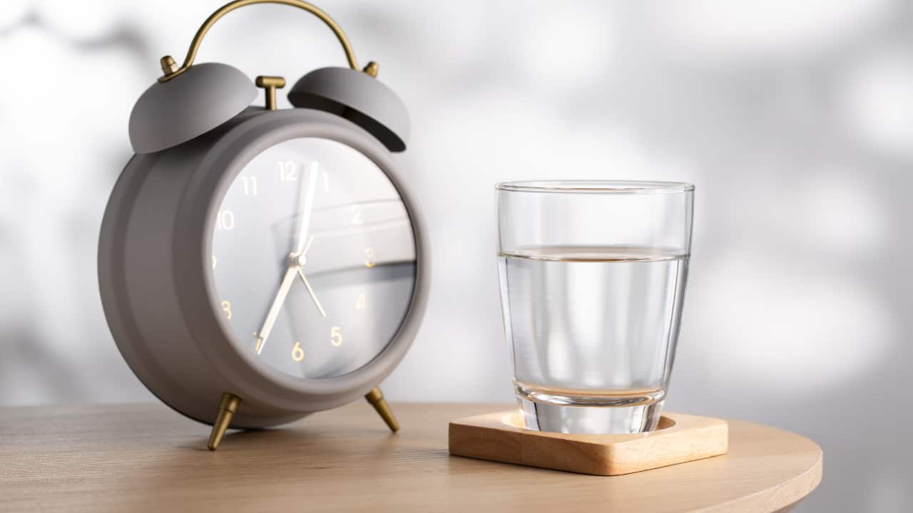 Fast on Fridays | Observing a fast on Fridays is a powerful remedy to balance Venus. Avoid salty and sour foods to purify your mind and body. (Image: Canva) Fast on Fridays | Observing a fast on Fridays is a powerful remedy to balance Venus. Avoid salty and sour foods to purify your mind and body. (Image: Canva)