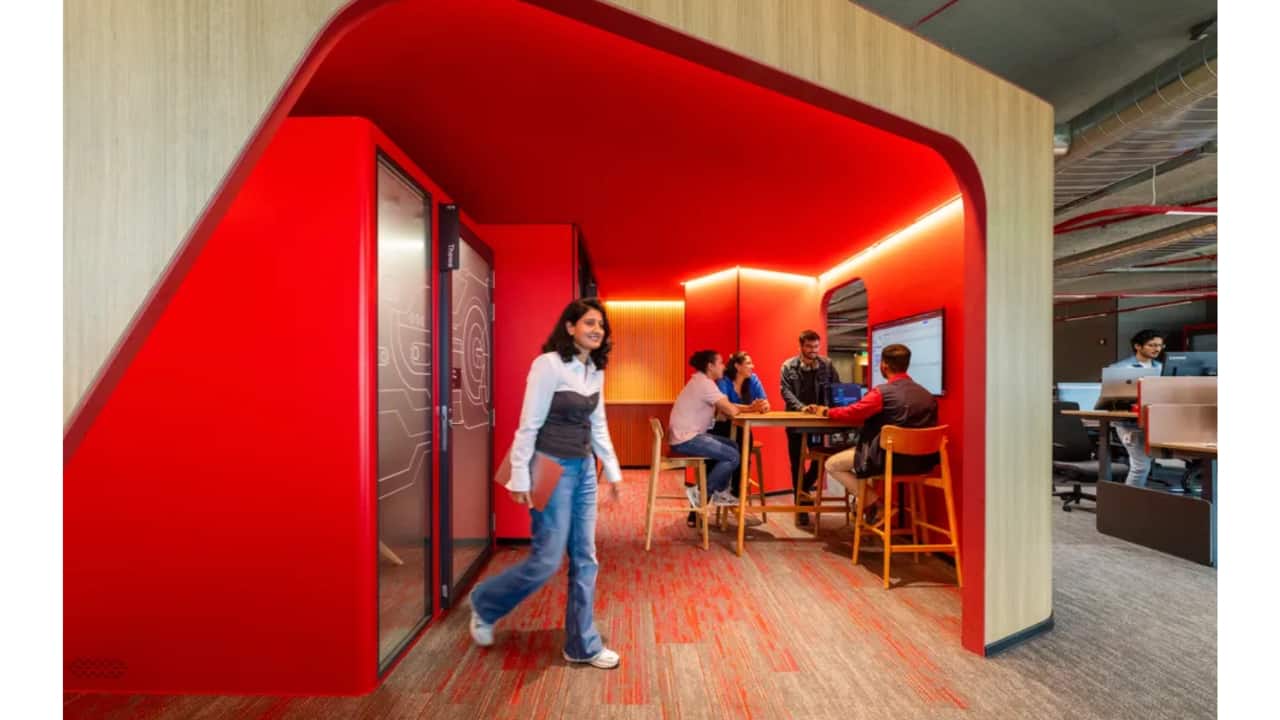 A workspace inspired by a city grid