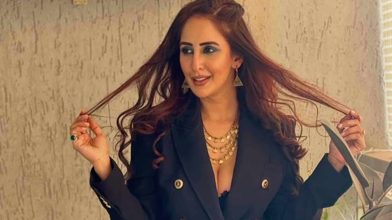 Chahatt Khanna on women chasing dreams: You can't wait forever, turn your tables around and brind your time back, Exclusive!
