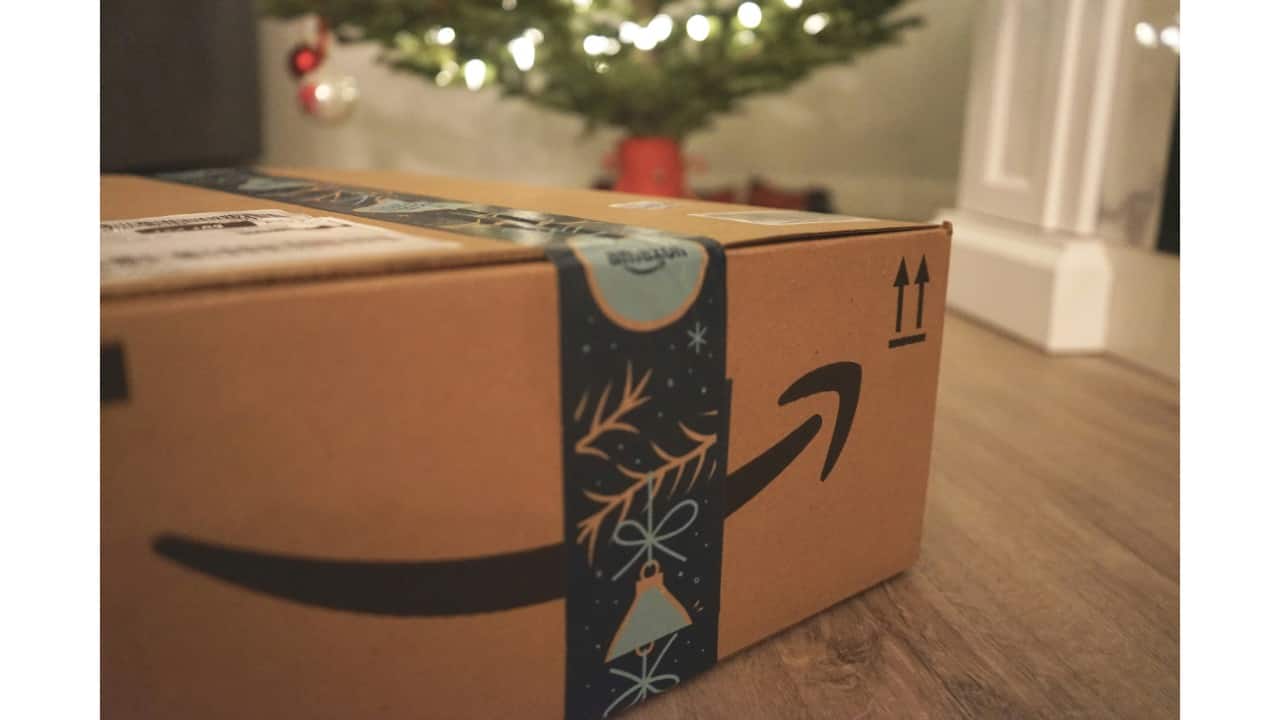 Smartphones are one of the most-preferred categories for same-day or next-day deliveries, claims Amazon