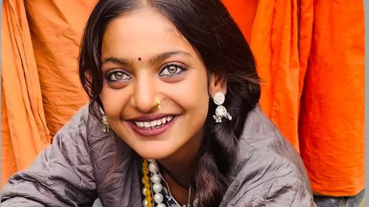 20250226044435 Monalisa Maha Kumbh