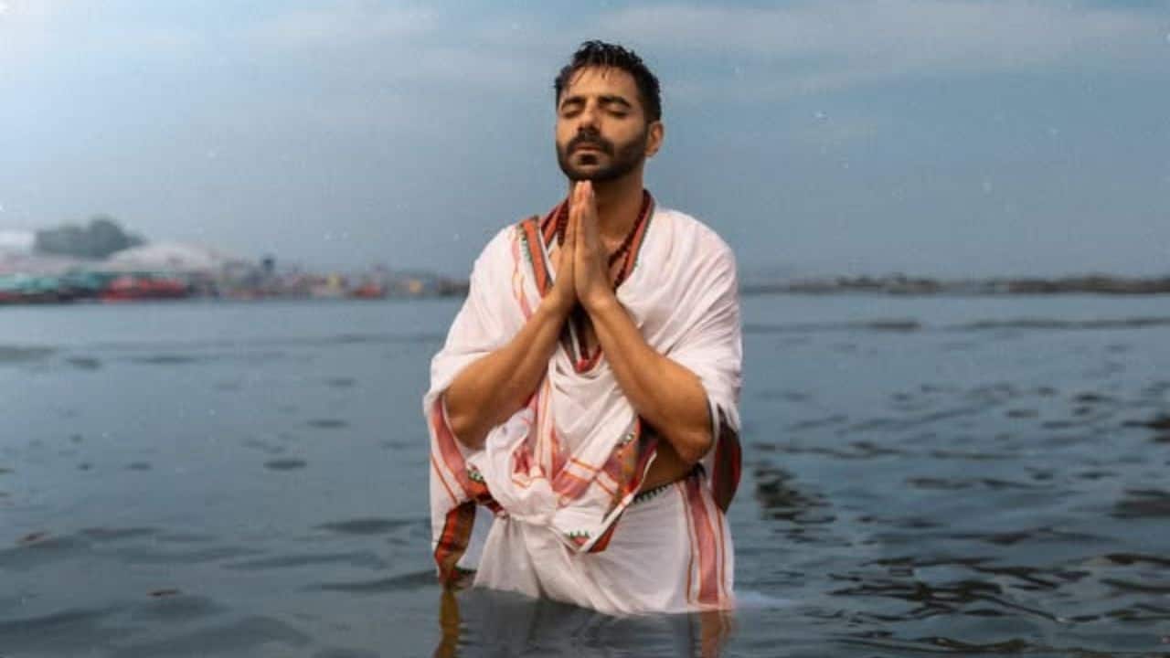 Aparshakti Khurana attends Maha Kumbh, concludes the trip with 'Kachoris and Kulhad Chai'