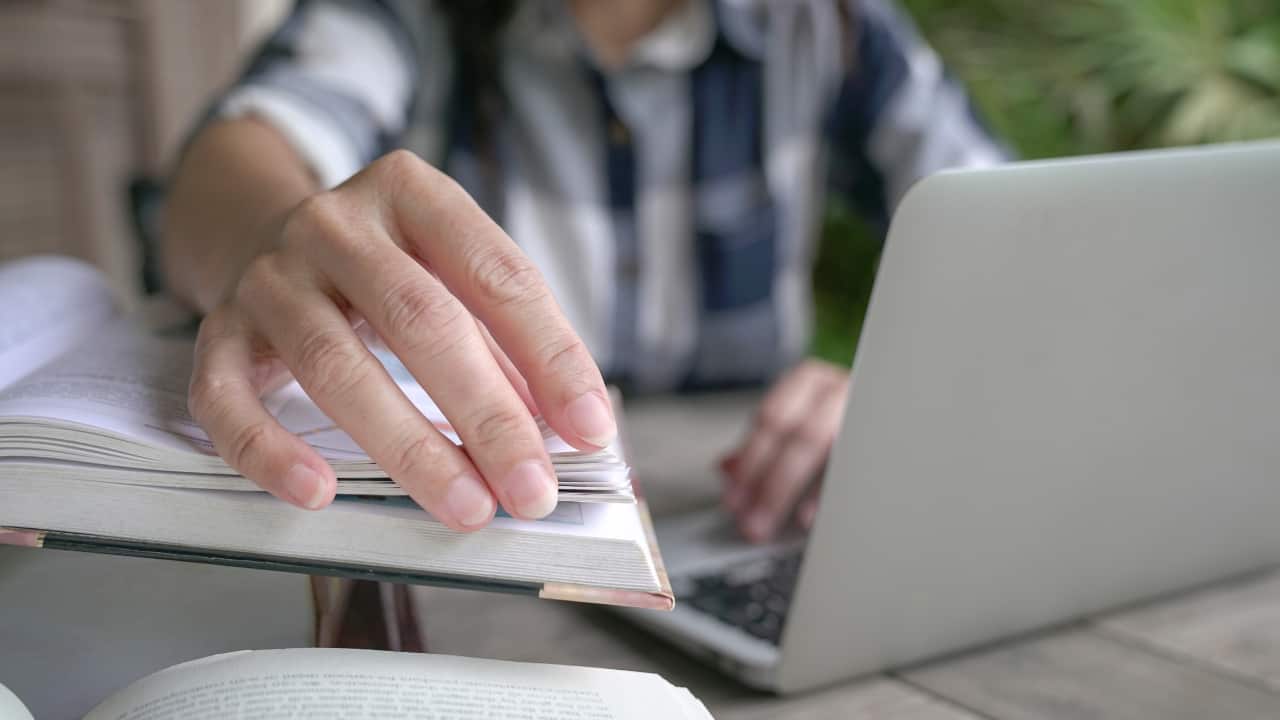 Screen time and eye care during exams: How to reduce stress, prevent ...