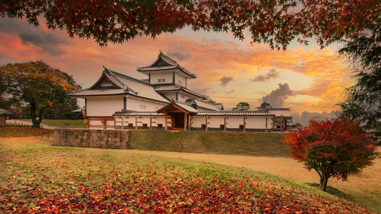 7. Forget Kyoto and See Kanazawa. Though Kyoto's temples are amazing, visit Kanazawa to see Japan's rich past sans the throngs. With old areas, quaint tea houses, and well-preserved gardens, this city is a hidden jewel. Discover the magnificent Kenrokuen Garden or stroll around the Higashi Chaya District to enjoy old-world Japan free from the tourist frenzy. (Image: Canva)