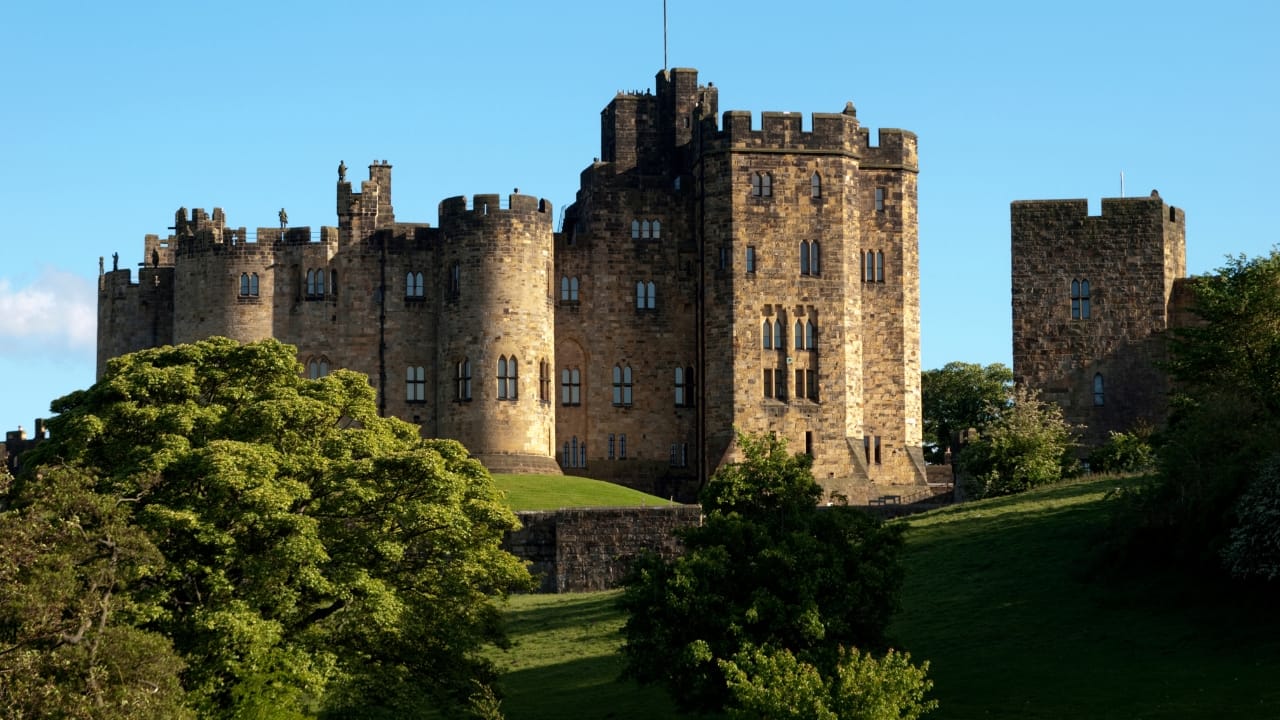 3. Learn Flying at Alnwick Castle Location: Northumberland, England This is your opportunity if you have ever fancied trying broomstick flying. Young witches and wizards had their first flying lessons at Alnwick Castle, which housed Hogwarts in Harry Potter and the Sorcerer's Stone. Visitors can engage in broomstick training today, tour the medieval castle grounds, and picture swooping over the Forbidden Forest. (Image: canva)