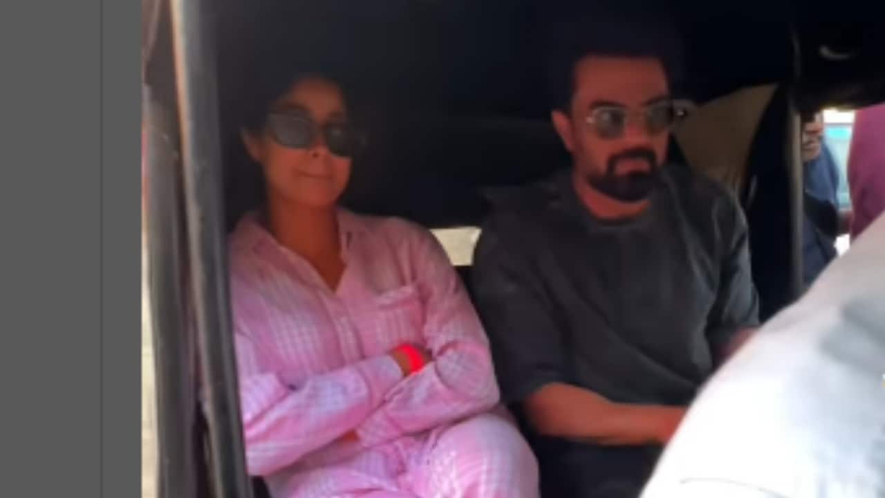 Maniesh Paul jokes as Janhvi Kapoor avoids paps, says, "Night suit mein baat nahi karti woh"