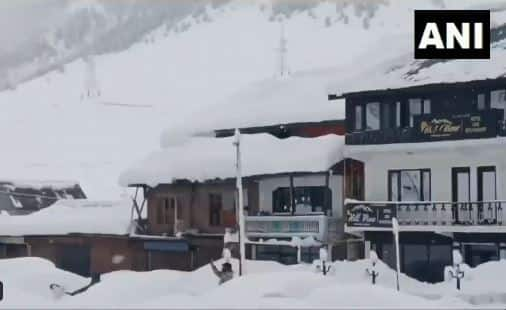 Heavy Snowfall Disrupts Travel in Kashmir; BRO Clears Airport