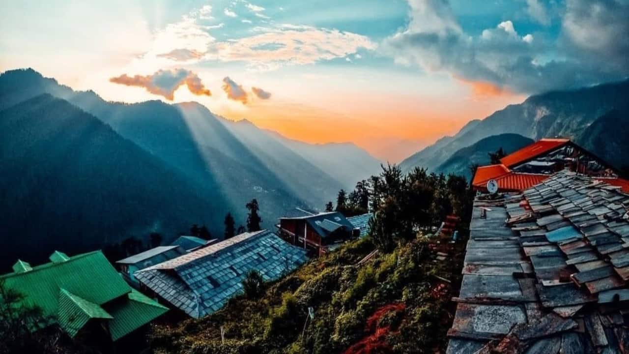 7. Shoja, Himachal Pradesh – A Cozy, Romantic Wedding Spot This hidden paradise in Himachal Pradesh is perfect for a small, dreamy wedding surrounded by pine forests and charming wooden cottages. The fresh mountain air and breathtaking landscapes make it an idyllic choice. (Image: Canva)
