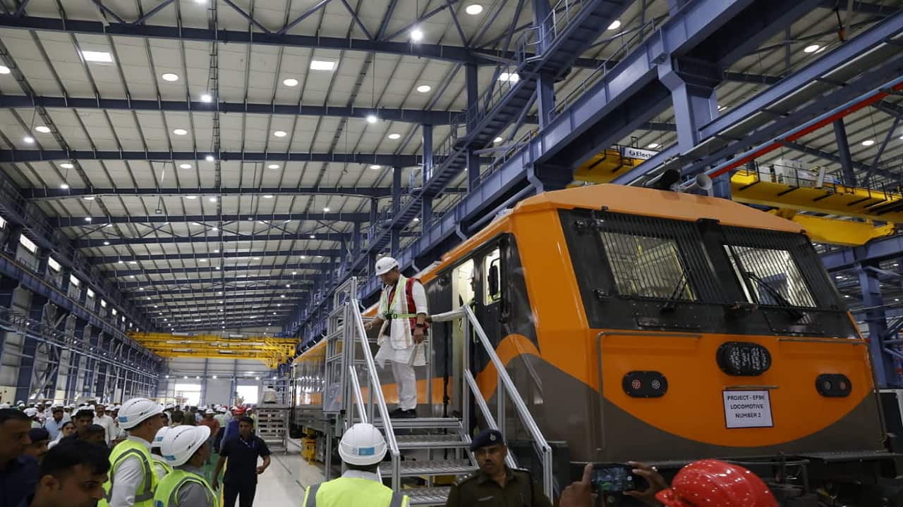 Indian Railways to get new powerful freight locomotive capable of operating at 120kmph Indian Railways to get new powerful freight locomotive capable of operating at 120kmph