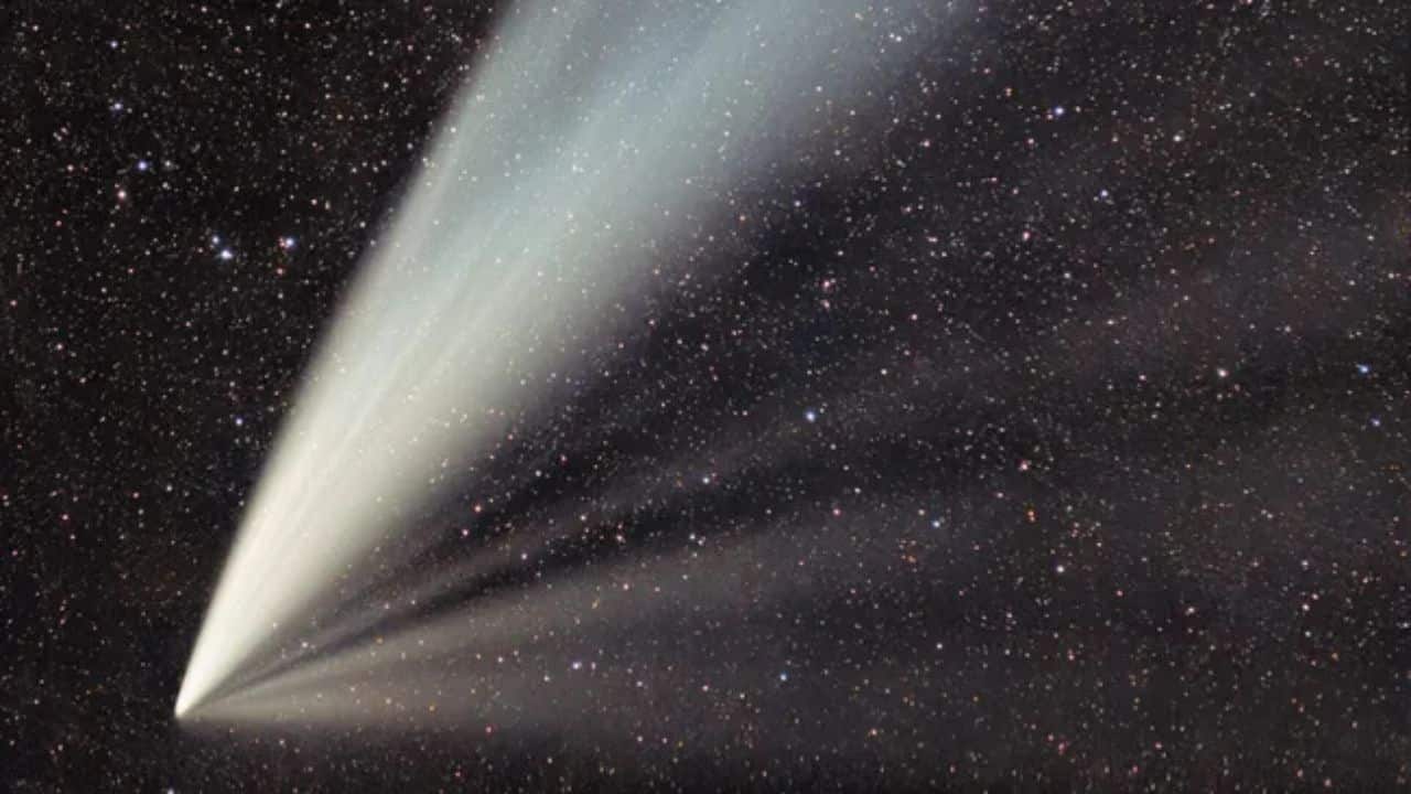 ベース Comet Brightest comet of 2025 so far': What to know about C/2024