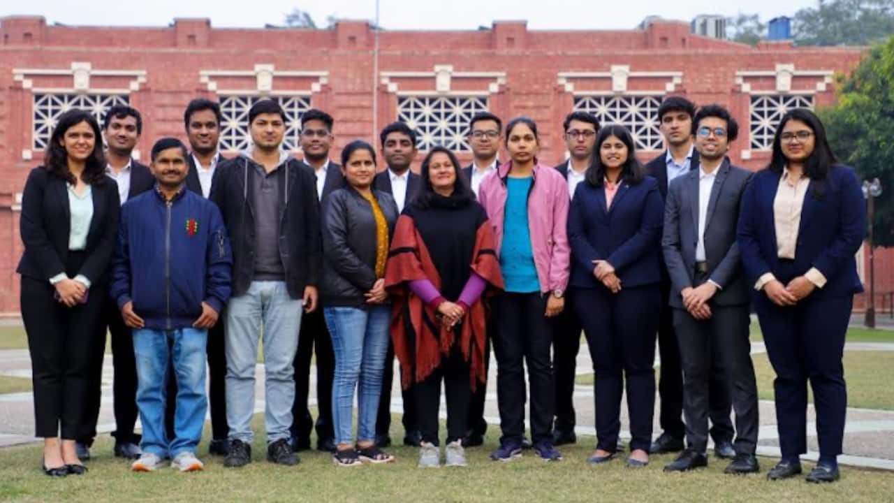 IIM Lucknow student bags Rs 75 LPA offer; 600+ jobs rolled out in 2025 placements