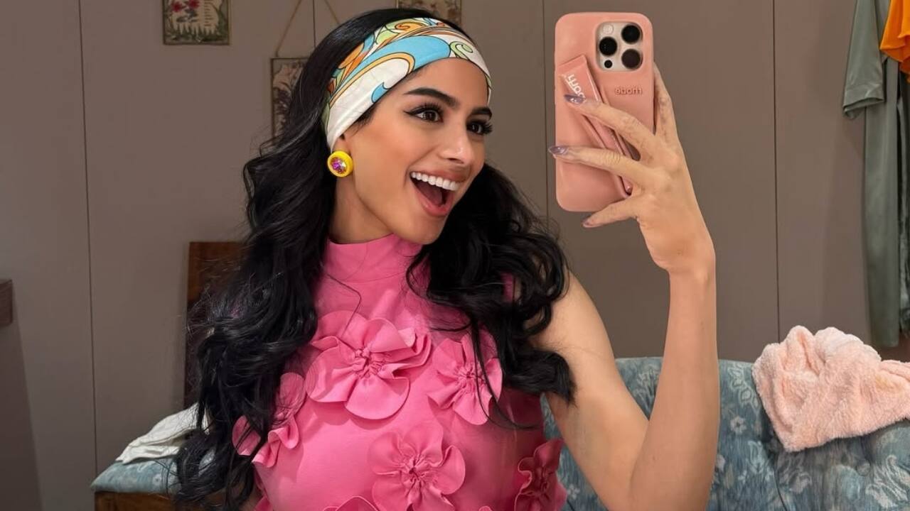 Khushi Kapoor colourful dress (Image: @khushikapoor/Instagram)