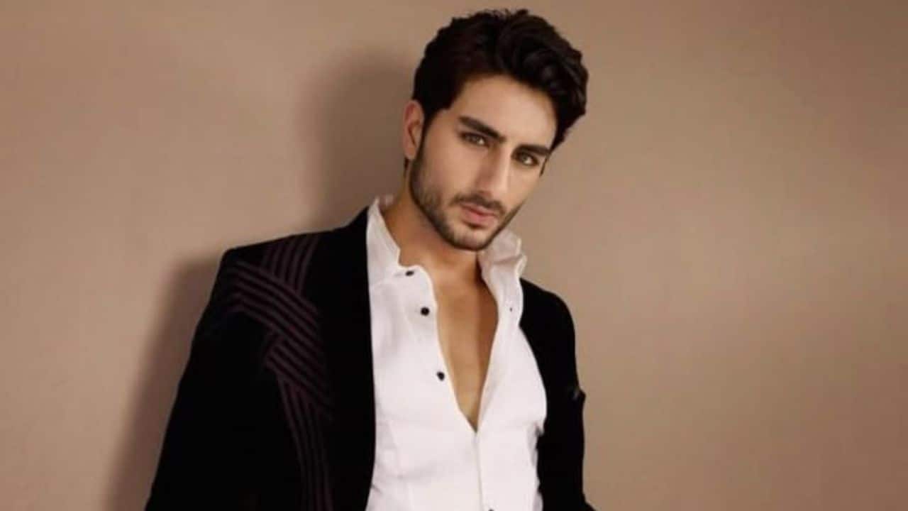 Ibrahim Ali Khan reflects on contant comparison with his father Saif Ali Khan: "Want to be more and more like him"