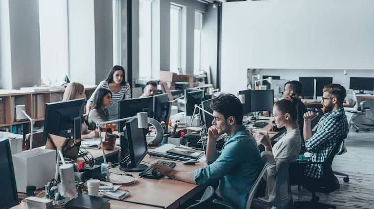 Indian IT majors slash bench time