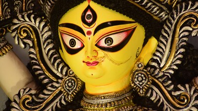 Bhowanipur 75 Palli Celebrates 61st Durga Puja with Stunning Binodini-Themed Pandal
