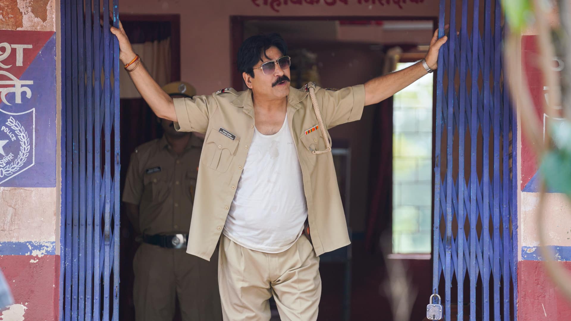 Yashpal Sharma as Tundpur Police Station ASI Mithilesh Kushwaha in Dupahiya on Amazon Prime.