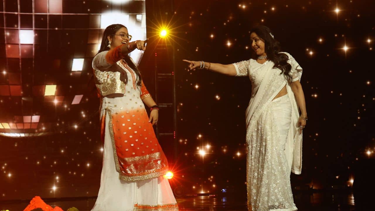 Indian Idol 15: Hema Malini reveals being scared to sign Big B, Shatrughan starrer Naseeb